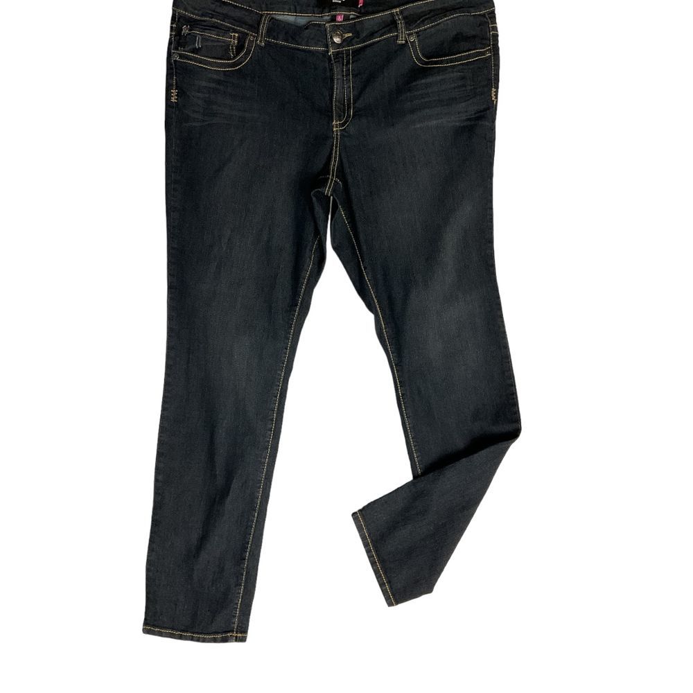 Torrid Women's Denim Straight Leg Jeans Dark Wash Size 26 Tall Stretch